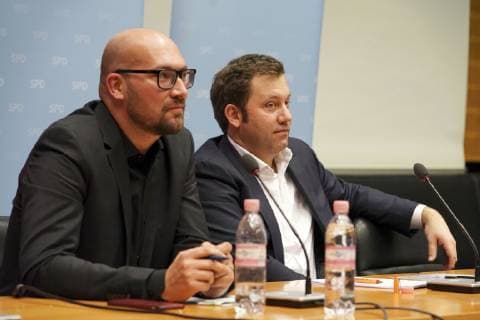 SPD Generalsekretär in Berlin Schöneberg GER, Berlin, 20181122, Berlin Lars Klingbeil, MdB, Generalsekretär der SPD und Michael Biel,stellv. vorsitzender SPD Tempelhof - Schöneberg, Diplompolitologe ( OSI an der FU Berlin) SPD *** SPD Secretary General in Berlin Schöneberg GER Berlin 20181122 Berlin Lars Klingbeil MdB Secretary General of the SPD and Michael Biel Deputy Chairman SPD Tempelhof Schöneberg Diplompolitologe OSI at the FU Berlin SPD
