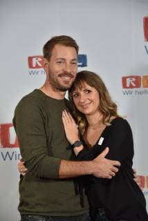 Farmer Gerald Heiser aus Namibia und seine Anna Heiser posiert am 23.11.2018 in Hürth bei Köln beim 23. RTL Spendenmarathon wir helfen Kindern 2018. *** Farmer Gerald Heiser from Namibia and his Anna Heiser posing on 23 11 2018 in Hürth near Cologne at the 23 RTL Spendenmarathon wir helfen Kindern 2018