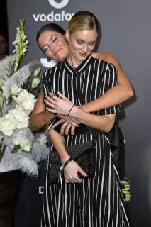Vanessa Fuchs, Kim Hnizdo, PLACE TO B Awards. Zum dritten Mal werden die PLACE TO B Awards an Social-Media-Stars und Content Creators verliehen in Berlin am 24.11.2018