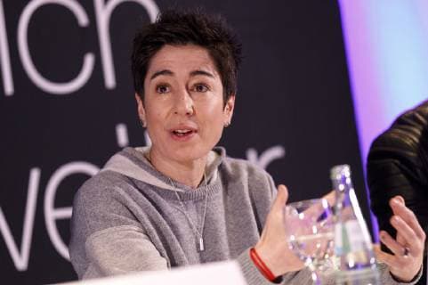 Dunja Hayali bei der Verleihung vom Meinungsmacher-Preis Die Blaue Zunge im Rahmen der Gedanken tanken Rednernacht in der Lanxess Arena. Köln, 24.11.2018