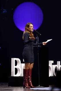 Carolin Kebekus bei der Verleihung vom Meinungsmacher-Preis Die Blaue Zunge im Rahmen der Gedanken tanken Rednernacht in der Lanxess Arena. Köln, 24.11.2018