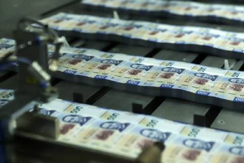 November 25, 2018 - EUM20181125NAC32.JPG.GUADALAJARA, Jal.- Finance Finanzas-Fabrica.- Con la nueva fabrica de billetes del Banco de Mexico (Banxico), cuya capacidad de produccion es de 580 millones de piezas al ano. Una maquina alemana hace un corte de 44 billetes por segundo, lee folios y pone informacion en un codigo de barras. Foto: Agencia EL UNIVERSAL RCC.  - ZUMAu78_ 20181125_zaf_u78_113 Copyright: xCarlosxZepedax