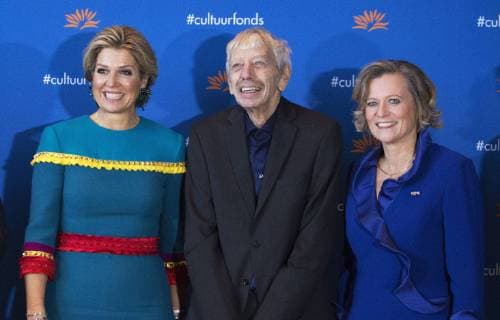 Entertainment Bilder der Woche KW48 Entertainment Bilder des Tages Niederlande, Reinbert de Leeuw erhält Kulturpreis von Königin Maxima in Amsterdam 26-11-2018 Amsterdam Queen Maxima presenting the Prince Bernhard Cultuurfonds award, 150.000 euro, to Reinbert de Leeuw at the Muziekgebouw aan ’t IJ in Amsterdam.  Copyright: xPPEx