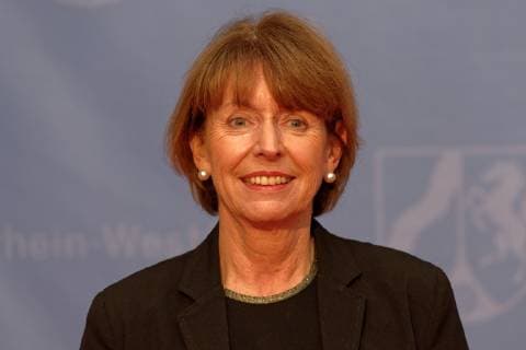 Verleihung des Staatspreises des Landes NRW 2018 an Bernhard Paul. Im Bild Kölns Oberbürgermeisterin Henriette Reker, eine der zahlreichen Gäste der Preisverleihung. Köln Nordrhein-Westfalen Deutschland