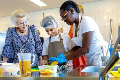 Entertainment Bilder der Woche KW48 Entertainment Bilder des Tages 29-11-2018 Antillen Princess Beatrix on the 1st day of the 3 day visit to the island Bonaire. She visits the island at the invitation of the National Parks Bonaire Foundation (STINAPA Bonaire), a non-governmental organization that is responsible for the management of the national parks on Bonaire. STINAPA is a member of the Dutch Caribbean Nature Alliance (DCNA), of which Princess Beatrix is patroness. Princess Beatrix visited the head office of STINAPA Princess Beatrix, as patron of the Dutch Committee UNICEF, visited the Strea Briante School. This school is the winner of the first Caribbean UNICEF Children s Rights Film Festival. This festival was created to make children in the Caribbean Netherlands aware of their rights in an active and creative way.  Copyright: xPPE NIEBOERx