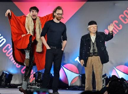 (L-R) Actor Ezra Miller, Tom Hiddleston and Japanese Manga artist Leiji Matsumoto attend the Tokyo Comic Con 2018 in Chiba Prefecture, Japan on November 30, 2018.  TKP2018113022 KEIZOxMORI