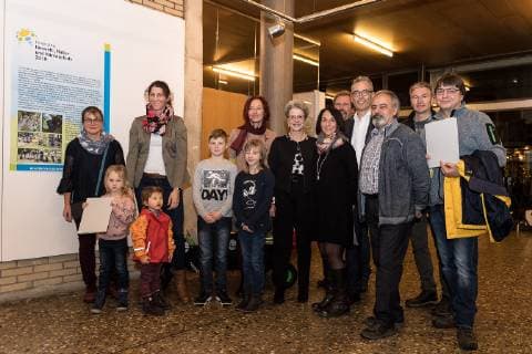 News Bilder des Tages Reutlingen Foederpreis Umwelt-, Natur- und Klimaschutz 2018 der Stadt Reutlingen, Preisverleihung, Ausstellung, 30.11.2018 Gruppenbild der Preistraeger und OB Barbera Bosch, Foederpreis Umwelt-, Natur- und Klimaschutz 2018 der Stadt Reutlingen, Preisverleihung, Ausstellung, 30.11.2018, Copyright: xWalther xEibner-Pressefotox EP_swr