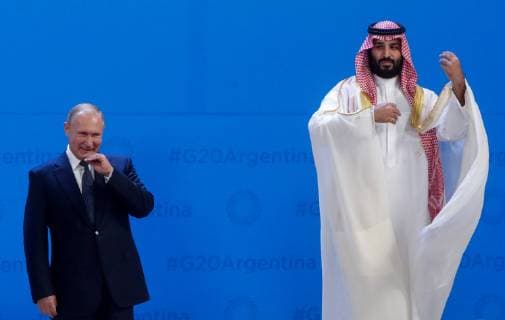 News Themen der Woche KW48 News Bilder des Tages BUENOS AIRES, ARGENTINA - NOVEMBER 30, 2018: Russia s President Vladimir Putin (L) and Crown Prince of Saudi Arabia Mohammed bin Salman al Saud pose for a group photo at the 2018 G20 Leaders Summit. Mikhail Metzel TASS  TS09965C