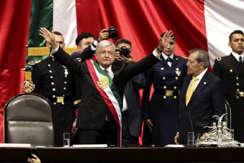 December 1, 2018 - EUM20181201NAC74.JPG .CIUDAD DE MEXICO. InvestitureInvestidura-AMLO.- 1 de diciembre de 2018. Andres Manuel Lopez Obrador recibe la Banda Presidencial y toma protesta como Presidente de Mexico en el Palacio Legislativo de San Lazaro. La Banda Presidencial se la entrega Porfirio Munoz, presidente de la Mesa Directiva, quien a su vez la recibe del ex presidente Enrique Pena Nieto. Foto: Agencia EL UNIVERSALJose SerratosEELG  - ZUMAu78_ 20181201_zaf_u78_085 Copyright: xElxUniversalx