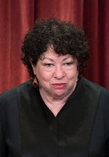 La cour supreme Americaine. Associate Justice of the Supreme Court Sonia Sotomayor poses during the official Supreme Court group portrait at the Supreme Court on November 30, 2018 in Washington, D.C. Photo Credit: Kevin Dietsch CNP AdMedia 232954 2018-11-30 District of Columbia Washington Etats-Unis  Copyright: xAdMediax STAR_232954_021