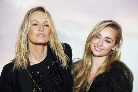 Estelle Lefebure et sa fille Emma Smet CELEBRITES : Avant premiere du film HOLY LANDS - Paris - 04 12 2018 JBAutissier Panoramic 