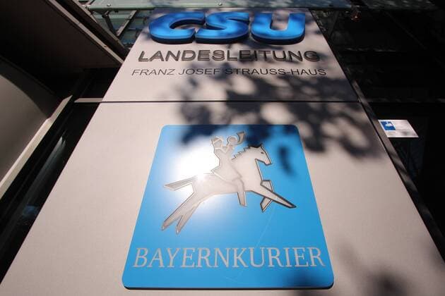 Das Franz Josef Strauss Haus mit der Zentrale der CSU Christlich Soziale n Union und der Parteizeitung Bayernkurier in München Schwabing Nord, Bayern, Deutschland