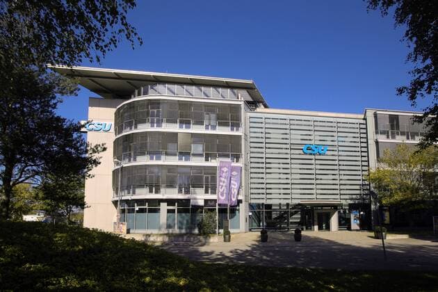 Das Franz Josef Strauss Haus mit der Zentrale der CSU Christlich Soziale n Union in München Schwabing Nord, Bayern, Deutschland