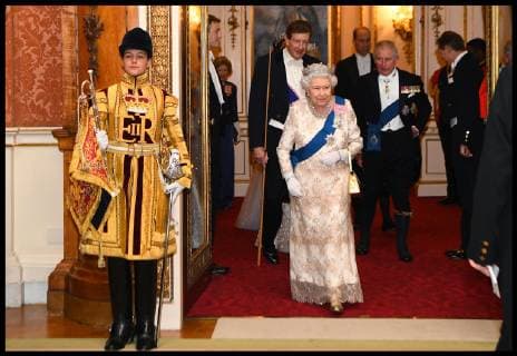. 04 12 2018. London, United Kingdom. Diplomatic Reception. Queen Elizabeth II, the Prince of Wales and the Duchess of Cornwall and the Duke and Duchess of Cambridge attend an evening reception for members of the Diplomatic Corps at Buckingham Palace in London..  xi-Imagesx xPoolx IIM-18966-0015