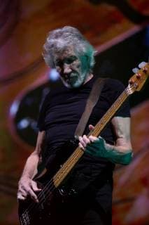 British singer Roger Waters performs during a concert part of his Us + Them Tour in Guadalajara, Jalisco state, México, 04 December 2018. British musician Roger Waters performs in Guadalajara !ACHTUNG: NUR REDAKTIONELLE NUTZUNG!  Copyright: xFranciscoxGuascox AME5733 20181205-636795858066730250