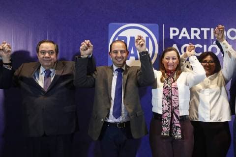 Mexiko, Martha Erika Alonso und Rafael Moreno Valle sterben bei Helikopter-Absturz December 4, 2018 - EUM20181204NAC19.JPG .CIUDAD DE MEXICO, Politic Politica-PAN.- 4 de diciembre de 2018.- La gobernadora electa, Martha Erika Alonso, informo que acudira a la Comision Interamericana de Derechos Humanos para que, a traves de una medida cautelar, se garantice el debido proceso legal y se de acceso efectivo a la justicia en la resolucion definitiva de la eleccion de Puebla. Lo acompanan, Marko Cortes, dirigente nacional del PAN, entre otros. Foto: Agencia EL UNIVERSAL RCC. - ZUMAu78_ 20181204_zaf_u78_059 Copyright: xAlejandraxLeyvax