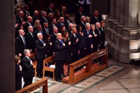 News Themen der Woche KW49 News Bilder des Tages The president, former presidents, VP s and spouses assemble at the funeral of President George H.W. Bush at the National Cathedral in Washington D.C. on December 5, 2018. (L-R) Laura Bush, George W. Bush, President Donald Trump, Melania Trump, Barack Obama, Michelle Obama, Bill Clinton, Hillary Clinton, Jimmy Carter, Rosalynn Carter. Row two, VP Mike Pence, Karen Pence, Dan Qualye, Marilyn Qualye, Dick Cheney, Lynn Cheney, Joe Biden, Jill Biden, Al Gore.  WAP20181205261 KEVINxDIETSCH