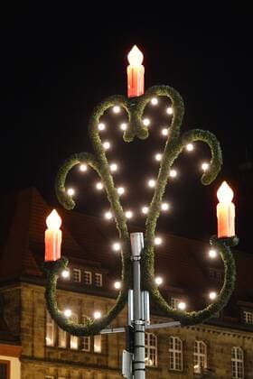 Weihnachtsmarkt_2018 01.12.2018, Chemnitz, Weihnachtsmarkt, gut besucht war der Weihnachtsmarkt am Sonnabend, das Wetter zeigte sich von der guten Seite, nach dem vereisten Auftakt am Freitag. Chemnitz Sachsen BRD