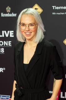 Bochum, Germany 06.12.2018, 1Live Krone 2018, Stefanie Heinzmann auf dem Roten Teppich der 1Live Krone ( DeFodi001