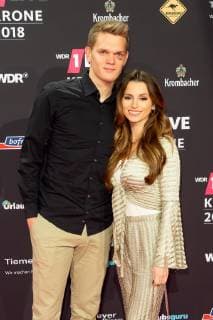 Bochum, Germany 06.12.2018, 1Live Krone 2018, Matthias Ginter und Christina Ginter auf dem Roten Teppich der 1Live Krone ( DeFodi001