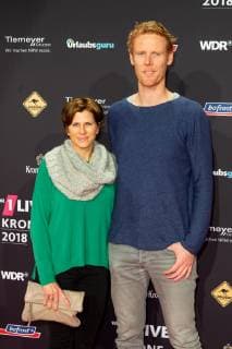 Bochum, Germany 06.12.2018, 1Live Krone 2018, Jonas Reckermann mit Begleitung auf dem Roten Teppich der 1Live Krone ( DeFodi001