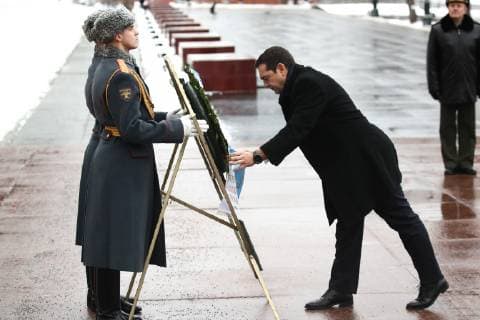 News Bilder des Tages MOSCOW, RUSSIA - DECEMBER 7, 2018: Greece s Prime Minister Alexis Tsipras (R front) during a wreath laying ceremony at the Tomb of the Unknown Soldier by the Kremlin wall. Valery Sharifulin TASS  TS09A2E3
