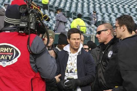 December 8, 2018 - Philadelphia, PA, United States of America - Actor Mark Wahlberg before the 119th Army Navy game at Lincoln Financial Field December 8, 2018 in Philadelphia, Pennsylvania. The Army Black Knights trounced Navy 17-10 in the third straight win over their rival. Philadelphia United States of America - ZUMAp138 20181208_zaa_p138_012 Copyright: xJohnxPellinox