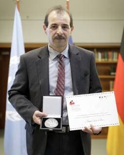 Verleihung des Deutsch-Franzoesischen Preises fuer Menschenrechte und Rechtsstaatlichkeit an den Syrer Anwar al-Bunni. Berlin, 10.12.2018, Berlin Deutschland