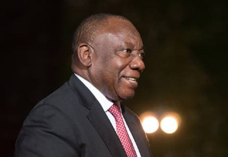 Suedafrikas Praesident Cyril RAMAPHOSA Empfang und Begruessung des Praesidenten der Republik Suedafrika durch die Bundeskanzlerin im Bundeskanzleramt im Rahmen der Konferenz Compact with Africa in Berlin, Deutschland am 29.10.2018. *** South Africas President Cyril RAMAPHOSA Reception and greeting of the President of the Republic of South Africa by the Federal Chancellor at the Federal Chancellery during the Compact with Africa Conference in Berlin Germany on 29 10 2018