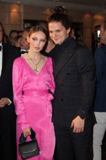 Lina Larissa Strahl mit Freund Tilman Poerzgen, Audi Generation Award 2018 im Hotel Bayerischer Hof in Muenchen am 11.12.2018