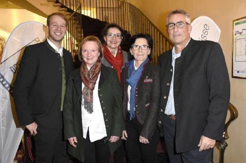 Philipp Däuber, Karin Margner, Brigitte Schlögl, Maria Stangassinger und Peter Nagel bei der Preiserleihung Drehort des Jahres 2018 im Gloria Palast. München, 13.12.2018