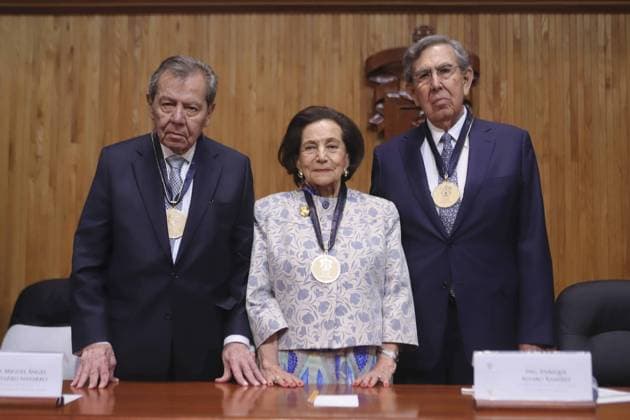 December 14, 2018 - EUM20181214EDU08.JPG.GUADALAJARA, Jal., Honoris CausaHonoris Causa-UdeG.- El presidente de la Mesa Directiva de la Camara de Diputados, Porfirio Munoz Ledo; Cuauhtemoc Cardenas y la senadora Ifigenia Martinez, reciben el titulo Doctor Honoris Causa de la Universidad de Guadalajara (UdeG), por su contribucion a los procesos democraticos, el viernes 14 de diciembre del 2018. Foto: Agencia EL UNIVERSALMAR. *** December 14 2018 EUM20181214EDU08 JPG GUADALAJARA Jal Honoris CausaHonoris Causa UdeG The President of the Board of Directors of the Chamber of Deputies Porfirio Munoz Ledo Cuauhtemoc Cardenas and Senator Ifigenia Martinez receive the title Doctor Honoris Causa from the University of Guadalajara UdeG for their contribution to democratic processes on Friday, December 14, 2018 Photo Agency EL UNIVERSALMAR  - ZUMAu78_ 20181214_zaf_u78_089 Copyright: xElxUniversalx
