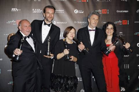 JarosÅ‚aw Kaminski, Tomasz Kot, Ewa Puszczynska, Pawel Pawlikowski und Tanya Seghatchian bei der Verleihung des 31. Europäischen Filmpreises 2018 im Teatro de la Maestranza. Sevilla, 15.12.2018