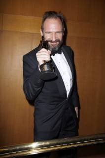Ralph Fiennes, Gewinner beste europäische Leistung im Weltkino, bei der Verleihung des 31. Europäischen Filmpreises 2018 im Teatro de la Maestranza. Sevilla, 15.12.2018