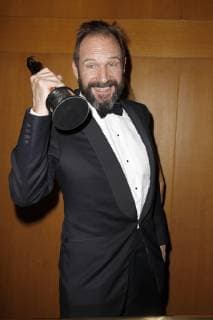 Ralph Fiennes, Gewinner beste europäische Leistung im Weltkino, bei der Verleihung des 31. Europäischen Filmpreises 2018 im Teatro de la Maestranza. Sevilla, 15.12.2018