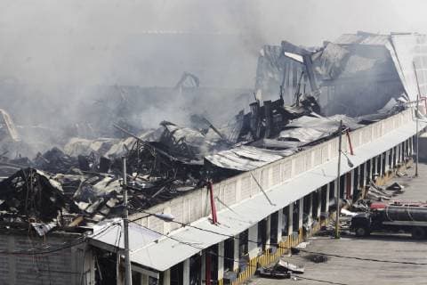 Mexiko, Feuer in Edomex-Filiale December 18, 2018 - EUM20181218ACT01.JPG.TOLUCA, Mex., Burning Incendio-Edomex.- 18 de diciembre de 2018. Escombros de lo que solia ser una bodega de telas cuyo interior se consumio el pasado lunes 17 de diciembre de 2018 debido a un incendio. Foto: Agencia EL UNIVERSAL EVZ Copyright: xJorgexAlvaradox