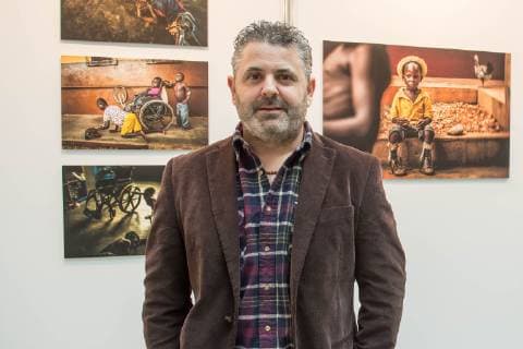 Der spanische Fotograf Antonio Aragon Renuncio (Foto) wurde am Donnerstag (20.12.2018) in Berlin mit dem Preis UNICEF-Foto des Jahres ausgezeichnet. Er erhielt den Preis fuer sein Foto eines behinderten Jungen im afrikanischen Togo. Den zweiten Preis erhielt der aus Bangladesch stammende Fotograf Turjoy Chowdhury, der staatenlos geborene Babys in einem Fluechtlingscamp der aus Myanmar geflohenen Rohingya fotografierte. Die israelische Fotografin Rina Castelnuovo erhielt den dritten Preis fuer ihre Bilderreportage ueber einen palaestinensischen Jungen Mohammed, der an einer seltenen Autoimmunerkrankung leidet. (Siehe epd-Bericht vom 20.12.2018)