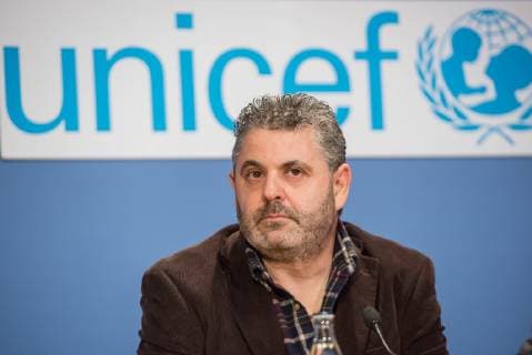 Der spanische Fotograf Antonio Aragon Renuncio (Foto) wurde am Donnerstag (20.12.2018) in Berlin mit dem Preis UNICEF-Foto des Jahres ausgezeichnet. Er erhielt den Preis fuer sein Foto eines behinderten Jungen im afrikanischen Togo. Den zweiten Preis erhielt der aus Bangladesch stammende Fotograf Turjoy Chowdhury, der staatenlos geborene Babys in einem Fluechtlingscamp der aus Myanmar geflohenen Rohingya fotografierte. Die israelische Fotografin Rina Castelnuovo erhielt den dritten Preis fuer ihre Bilderreportage ueber einen palaestinensischen Jungen Mohammed, der an einer seltenen Autoimmunerkrankung leidet. (Siehe epd-Bericht vom 20.12.2018)