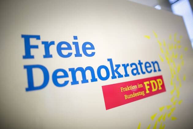 Schild der Bundestagsfraktion FDP. Berlin, 20.12.2018. Berlin Deutschland