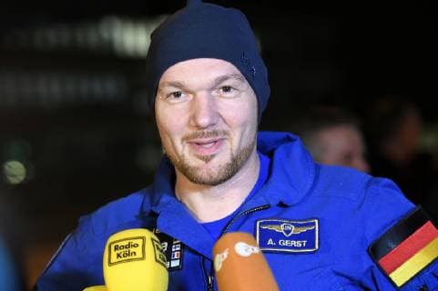 Entertainment Bilder des Tages Alexander Gerst bei seiner Ankunft auf dem Flughafen Köln Bonn. Köln, 20.12.2018 *** Alexander Gerst on his arrival at Cologne Bonn Airport Cologne 20 12 2018 Foto:xJ.xKrickx xFuturexImage