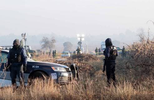News Bilder des Tages December 25, 2018 - EUM20181225POL14.JPG.PUEBLA, Pue., Death Muerte-Gobernadora.- 25 de diciembre del 2018. Aspecto de las labores de investigacion realizadas en el lugar en que la tarde del lunes un helicoptero marca Augusta modelo A-109 se desplomo y en el que fallecieron la gobernadora de Puebla, Martha Erika Alonso y el senador, Rafael Moreno Valle. Foto: Agencia EL UNIVERSAL MAR. Copyright: xOmarcontrerasx