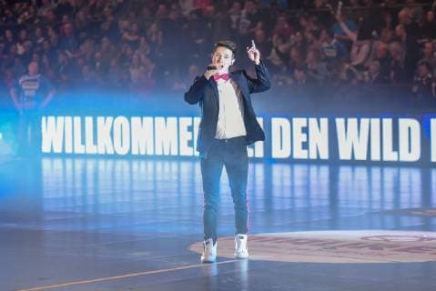 Entertainment Bilder des Tages Damiano Maiolini THE VOICE OF GERMANY - Quarter Finalist. Deutschland, Stuttgart, 26.12.2018, Sport, Handball, Bundesliga: TVB 1898 Stuttgart vs VfL Gummersbach, Porsche-Arena