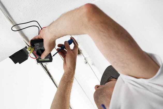  electrical systems installed model released Symbolfoto  Copyright: xRobert_Przybyszx Panthermedia19211559