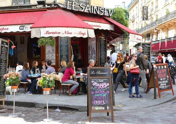 December 22, 2018 - Paris, France - People seen at the restaurants at a street of the Latin Quarter in Paris. Paris France - ZUMAs197 20181222_zab_s197_091 Copyright: xKeithxMayhewx