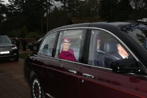 . 30 12 2018. Sandringham , United Kingdom. The Queen and members of the Royal family arriving for a church service in Sandringham, Norfolk, United Kingdom.  xStephenxLockx xi-Imagesx IIM-19064-0001