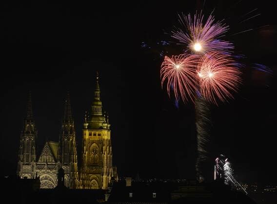 Entertainment Themen der Woche KW01 News Bilder des Tages New Year s firework with the main theme of freedom starts in Letna park, Prague, Czech Republic, January 1, 2019. (CTKxPhoto MichaelaxRihova) CTKPhotoP201901010472101  mir 3