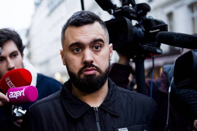 News Themen der Woche KW01 News Bilder des Tages Frankreich, Pariser Polizei nimmt Gelbwesten-Wortführer fest Eric Drouet (porte parole des Giets Jaunes) et son avocat Kheops Lara a la sortie du Commissariat du 2e arrondissement NEWS : Sortie de Garde a Vue d Eric Drouet - Paris - 03 01 2019 JBAutissier Panoramic 