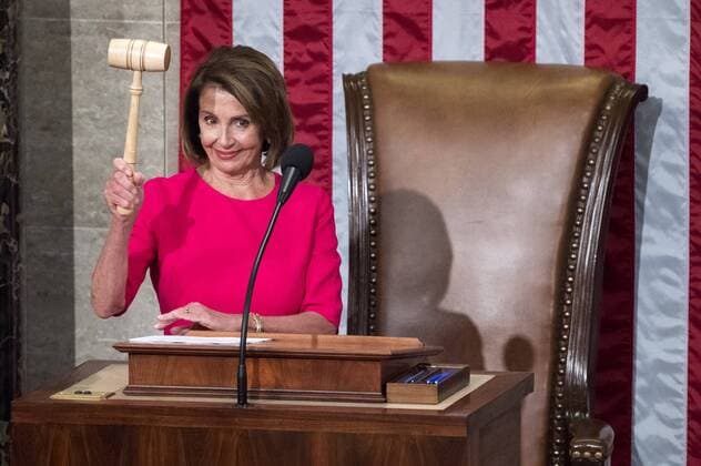 News Themen der Woche KW01 News Bilder des Tages Democratic Representative Nancy Pelosi, D-CA, holds up the Speaks gavel after being elected Speaker of the House at the start of the 116th Congress, at the U.S. Capitol Building in Washington, D.C. on January 3, 2019.  WAP20190103321 KEVINDxDIETSCH