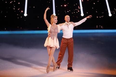 Desiree Nick und Alexander Gazsi in der 1. Live-Sendung der Sat.1 Show Dancing on Ice in den MMC Studios. Köln, 06.01.2018 *** Desiree Nick and Alexander Gazsi in the 1 live broadcast of the Sat 1 Show Dancing on Ice in the MMC Studios Cologne 06 01 2018 Foto:xC.xHardtx xFuturexImage
