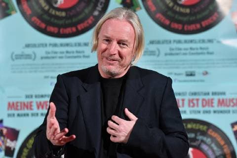 DJ Hell (Helmut Geier), Einzelbild,angeschnittenes Einzelmotiv,Halbfigur,halbe Figur. Roter Teppich,Red Carpet. Filmpremiere MEINE WELT IST DIE MUSIK am 07.01.2019 im City Kino in Muenchen,